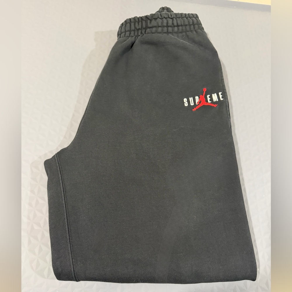 Supreme x Jordan Black Jogger Sweat Pants